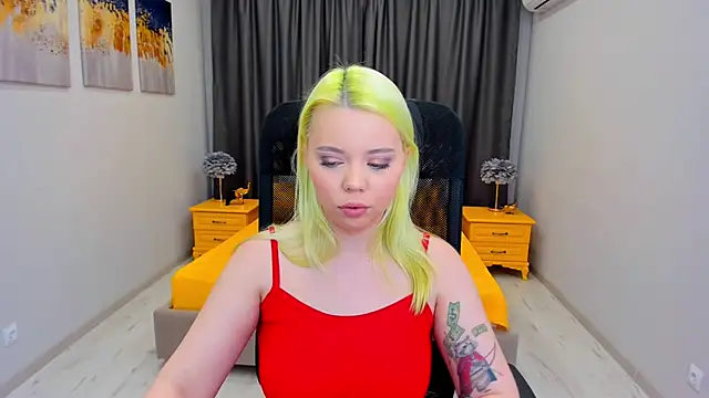 Snapshot of EnergyBunny_1 chatting on January 21, 11:34 pm EnergyBunny 1 online show from January 21, 11:34 pm