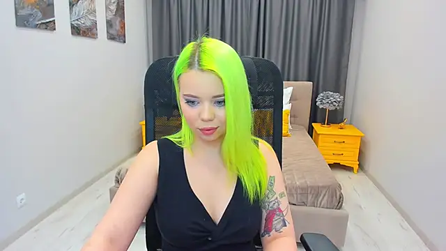 Snapshot of EnergyBunny_1 chatting on February 15, 11:47 pm EnergyBunny 1 online show from February 15, 11:47 pm