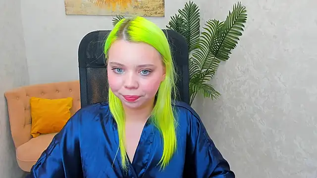 Snapshot of EnergyBunny_1 chatting on February 19, 12:03 am EnergyBunny 1 online show from February 19, 12:03 am