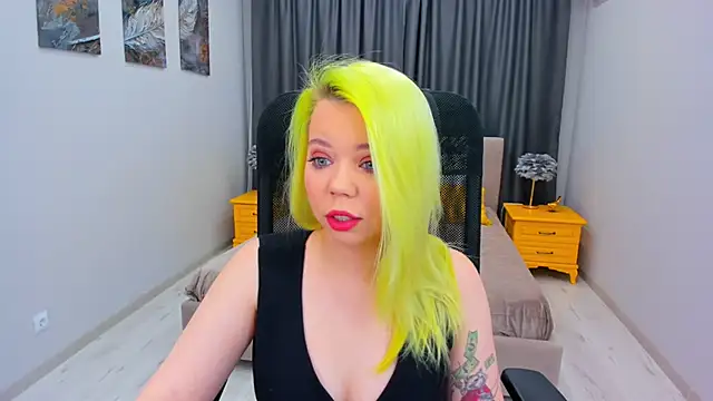 Snapshot of EnergyBunny_1 chatting on February 26, 5:39 pm EnergyBunny 1 online show from February 26, 5:39 pm