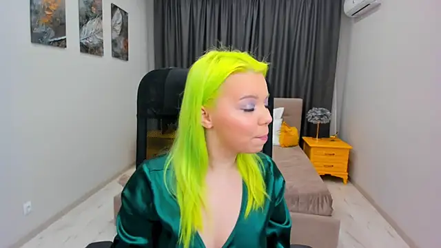 Snapshot of EnergyBunny_1 chatting on March 4, 5:13 pm EnergyBunny 1 online show from March 4, 5:13 pm