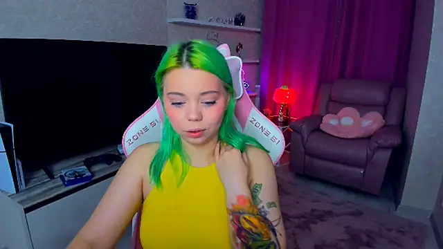 Snapshot of EnergyBunny_1 chatting on September 15, 7:14 pm EnergyBunny 1 online show from September 15, 7:14 pm