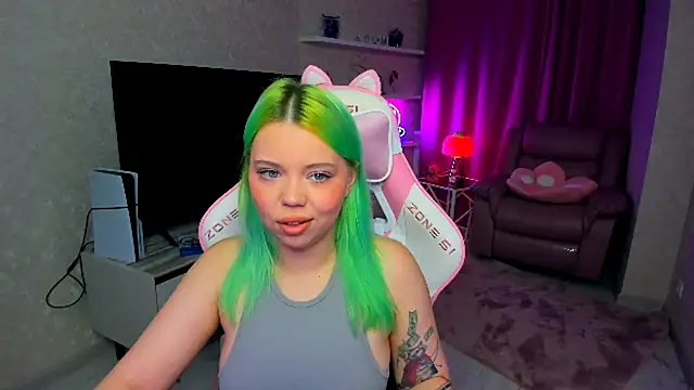 Snapshot of EnergyBunny_1 chatting on September 21, 7:15 pm EnergyBunny 1 online show from September 21, 7:15 pm