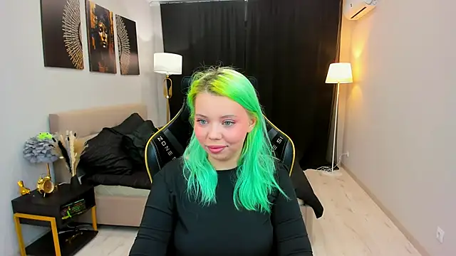 Snapshot of EnergyBunny_1 chatting on September 25, 6:44 pm EnergyBunny 1 online show from September 25, 6:44 pm