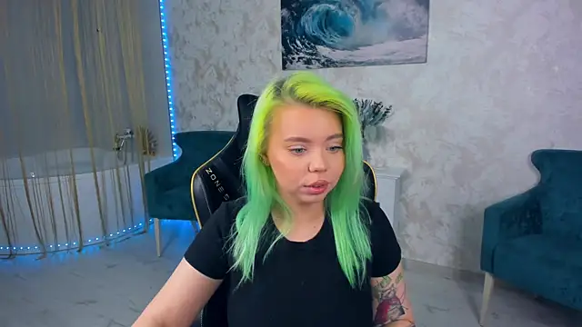 Snapshot of EnergyBunny_1 chatting on September 28, 6:13 pm EnergyBunny 1 online show from September 28, 6:13 pm