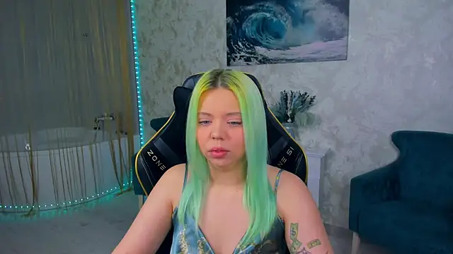 Snapshot of EnergyBunny_1 chatting on October 5, 7:23 pm EnergyBunny 1 online show from October 5, 7:23 pm