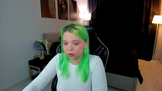 Snapshot of EnergyBunny_1 chatting on October 15, 7:36 pm EnergyBunny 1 online show from October 15, 7:36 pm