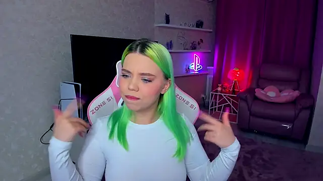 Snapshot of EnergyBunny_1 chatting on October 22, 5:24 pm EnergyBunny 1 online show from October 22, 5:24 pm