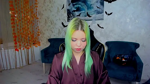 Snapshot of EnergyBunny_1 chatting on October 27, 6:34 pm EnergyBunny 1 online show from October 27, 6:34 pm