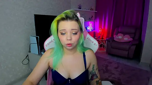 Snapshot of EnergyBunny_1 chatting on November 9, 7:12 pm EnergyBunny 1 online show from November 9, 7:12 pm