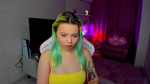 Snapshot of EnergyBunny_1 chatting on November 17, 7:19 pm EnergyBunny 1 online show from November 17, 7:19 pm