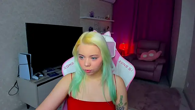 Snapshot of EnergyBunny_1 chatting on November 24, 7:13 pm EnergyBunny 1 online show from November 24, 7:13 pm