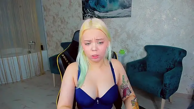 Snapshot of EnergyBunny_1 chatting on November 30, 7:29 pm EnergyBunny 1 online show from November 30, 7:29 pm