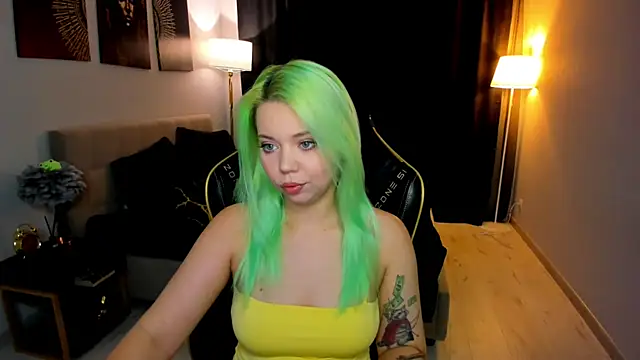 Snapshot of EnergyBunny_1 chatting on February 15, 7:32 pm EnergyBunny 1 online show from February 15, 7:32 pm