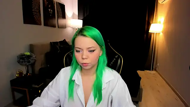 Snapshot of EnergyBunny_1 chatting on February 22, 7:12 pm EnergyBunny 1 online show from February 22, 7:12 pm