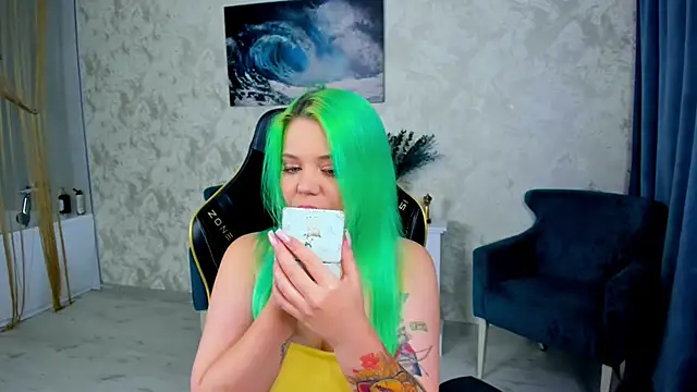 Snapshot of EnergyBunny_1 chatting on February 24, 7:23 pm EnergyBunny 1 online show from February 24, 7:23 pm