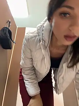  MiaQueen  online show from October 31, 9:49 pm