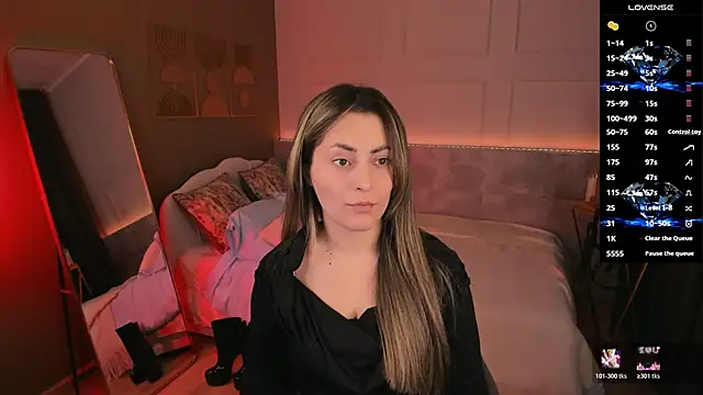 KylieMellow online show from April 7, 1:44 pm