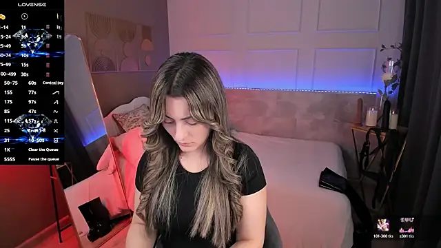 KylieMellow online show from April 18, 5:22 am