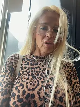 Reyna63 online show from May 15, 4:47 pm