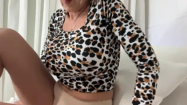 Reyna63 online show from May 24, 8:36 pm