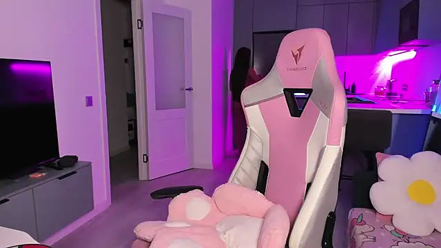 wow lovie online show from October 10, 5:12 pm