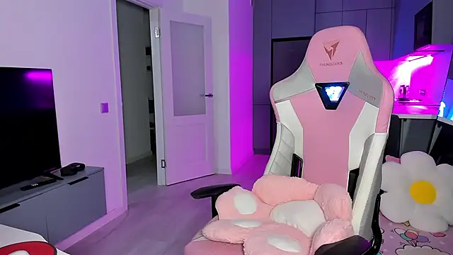 wow lovie online show from March 10, 4:28 am