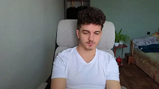 Remy Miles online show from December 5, 11:19 am