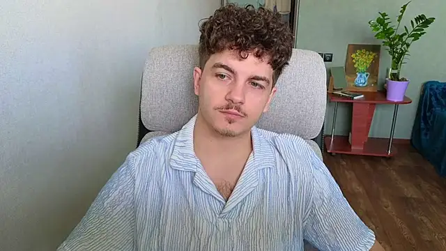 Snapshot of Remy_Miles chatting on May 29, 6:44 am Remy Miles online show from May 29, 6:44 am