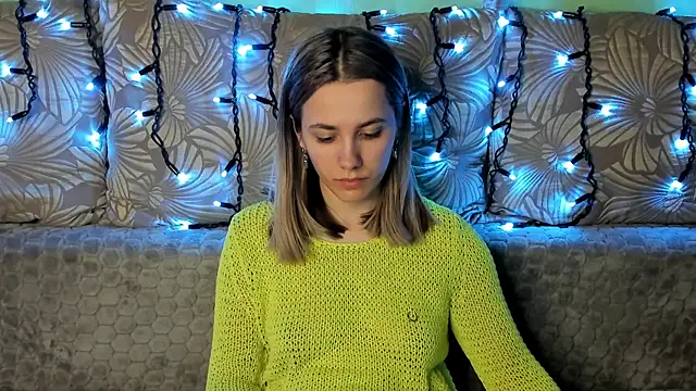 MaggieCake online show from March 16, 5:47 am