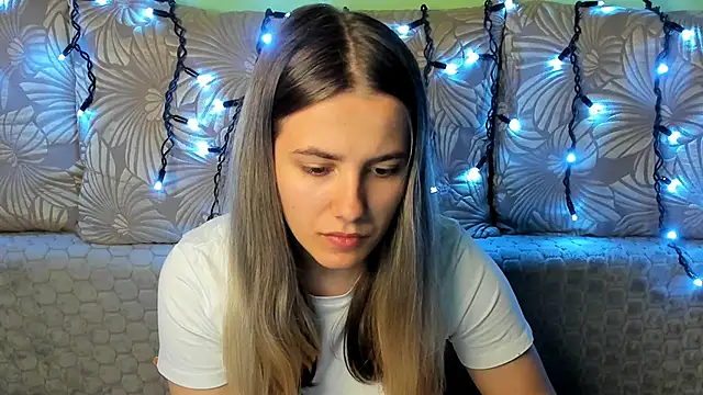 MaggieCake online show from October 15, 11:49 pm