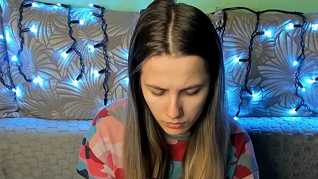 MaggieCake online show from February 2, 3:05 am