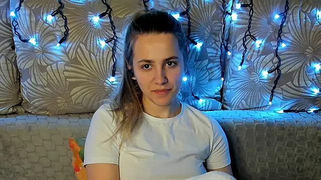 MaggieCake online show from March 10, 1:54 am