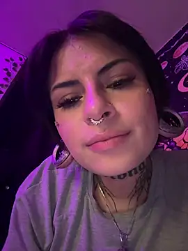 Snapshot of Rainnbow_ chatting on February 8, 7:12 am Rainnbow online show from February 8, 7:12 am