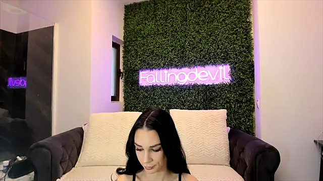 realhotfallingdevil online show from February 10, 9:25 am
