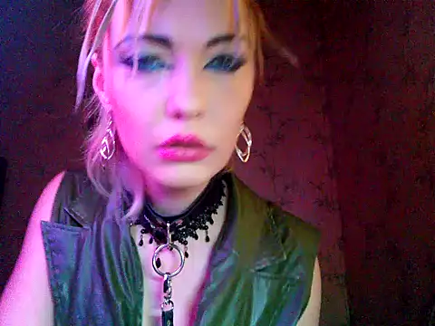 WildMissNiks online show from November 27, 8:49 am