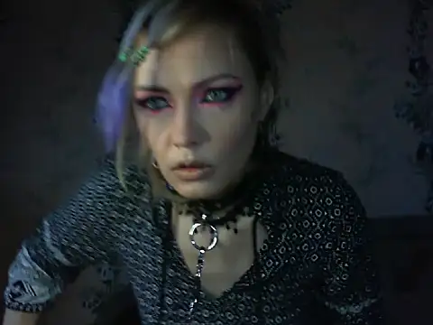 WildMissNiks online show from March 17, 9:23 am