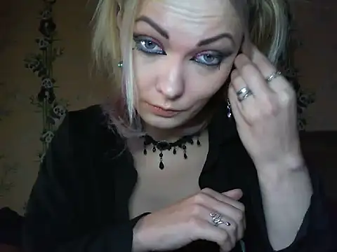 WildMissNiks online show from June 2, 6:26 am
