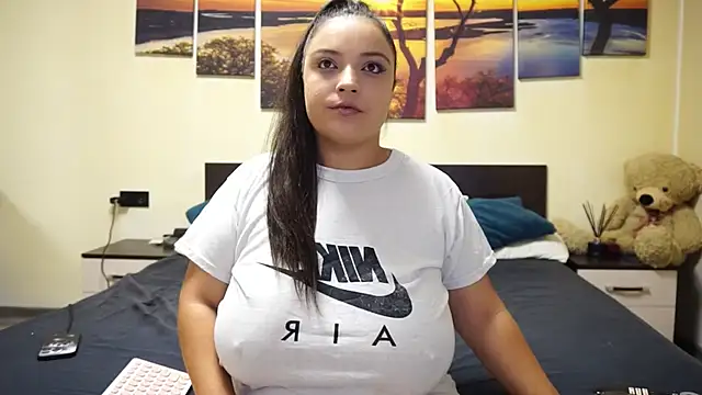 adelline online show from October 22, 8:52 pm