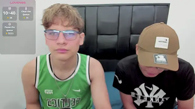 javieryalejandro online show from October 21, 1:01 pm