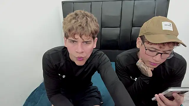 javieryalejandro online show from October 28, 1:36 pm