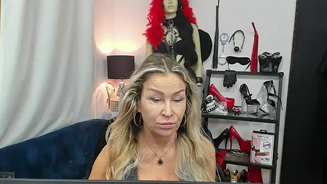 crystaLUX online show from October 15, 4:12 am