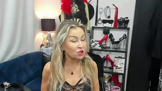 crystaLUX online show from November 4, 5:28 am