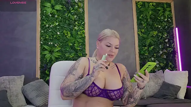 Raven Luna online show from July 3, 4:19 am