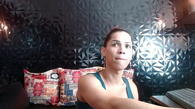 PINK  LOLA1 online show from December 5, 10:34 pm