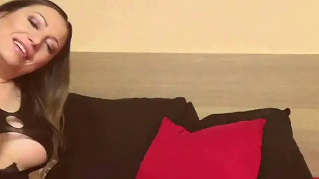 KendraLux online show from January 15, 9:18 pm