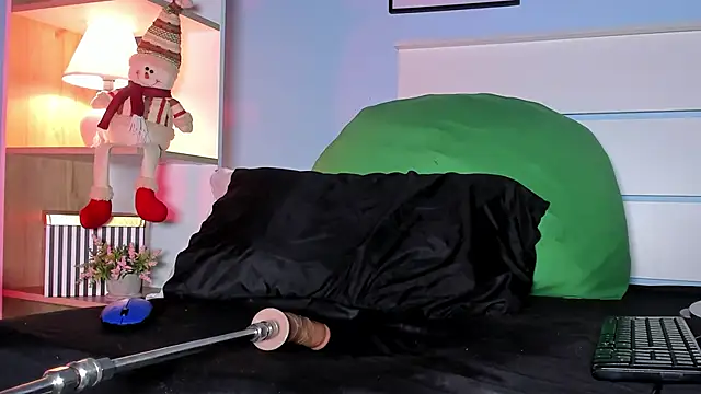 alicialittle online show from December 22, 11:09 pm