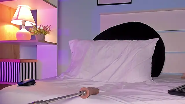 alicialittle online show from January 24, 8:11 pm