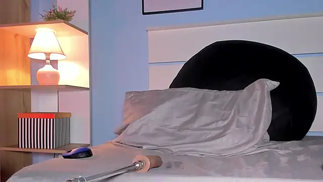 alicialittle online show from February 15, 8:22 pm