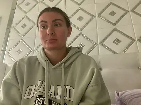 Snapshot of Alyssa_rhoades chatting on January 26, 8:13 pm Alyssa rhoades online show from January 26, 8:13 pm